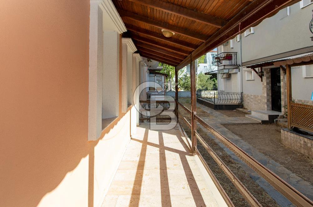 Foça Atatürk Mah. Satılık Tadilatlı 3+1 Bahçe Katı Daire