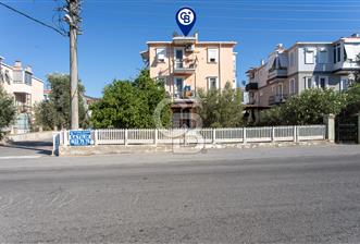 Foça Atatürk Mah. Satılık Tadilatlı 3+1 Bahçe Katı Daire - 9 - 371912