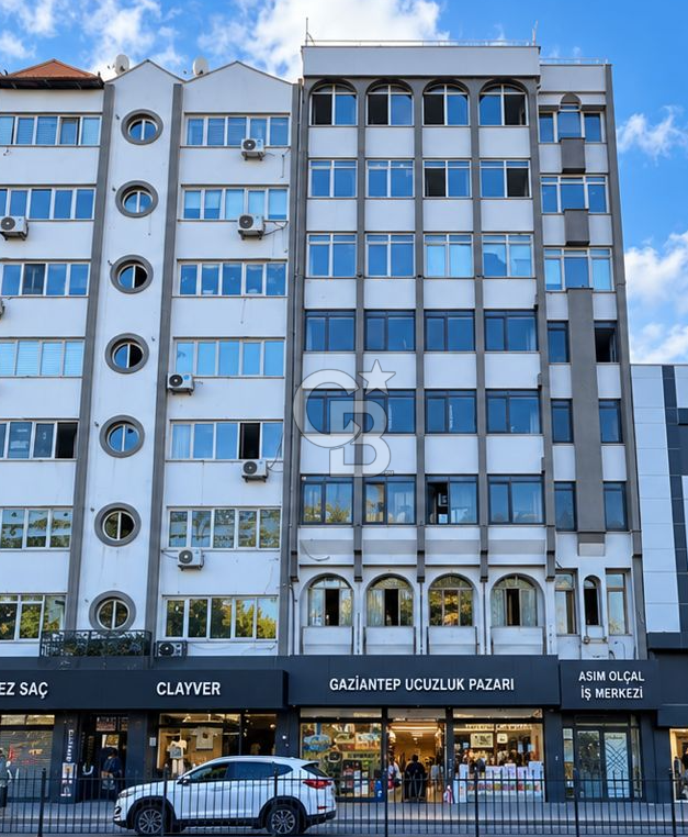 ŞAHİNBEY HÜRRİYET CADDESİNDE KOMPLE SATILIK İŞ MERKEZİ