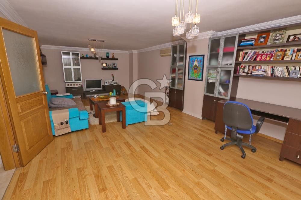 Urla Zeytinalanı Doğa Manzaralı Müstakil Triplek Villa!