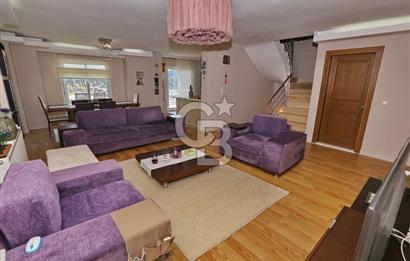 Urla Zeytinalanı Doğa Manzaralı Müstakil Triplek Villa!