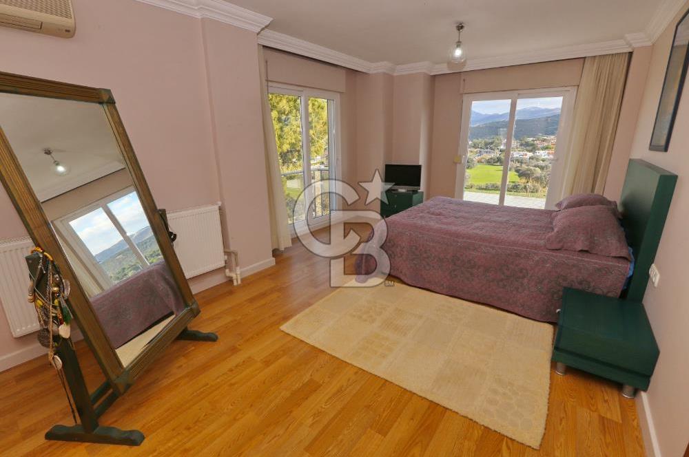 Urla Zeytinalanı Doğa Manzaralı Müstakil Triplek Villa!