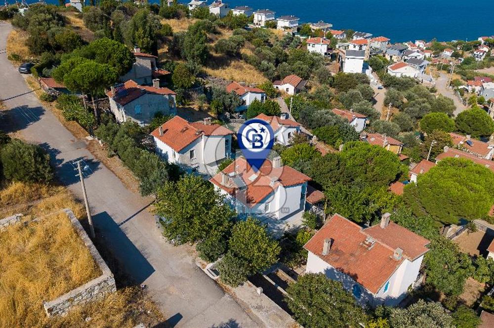 Yenifoça Donatkent'te Satılık 3+1 Deniz Manzaralı Müstakil Villa