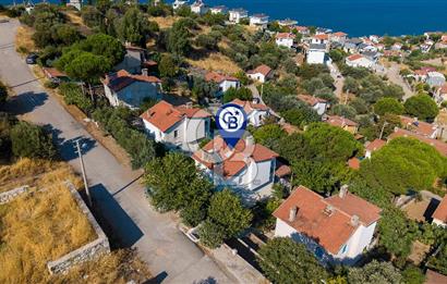 Yenifoça Donatkent'te Satılık 3+1 Deniz Manzaralı Müstakil Villa