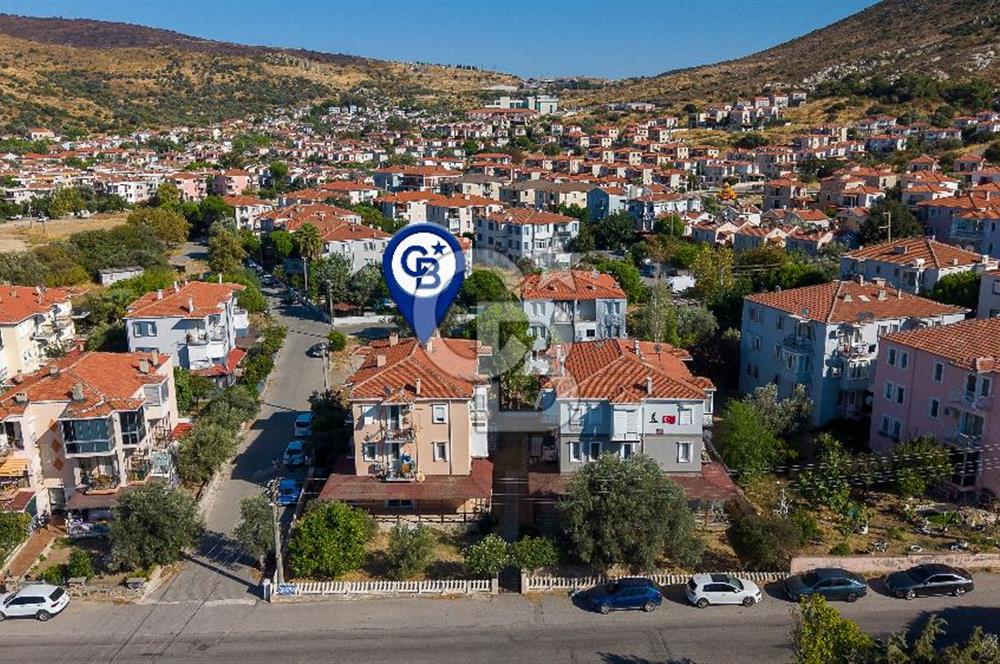 Foça Atatürk Mah. Satılık Tadilatlı 3+1 Bahçe Katı Daire