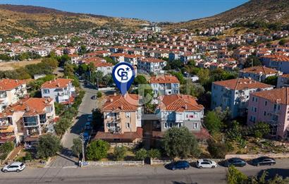 Foça Atatürk Mah. Satılık Tadilatlı 3+1 Bahçe Katı Daire