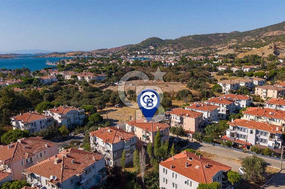 Foça Atatürk Mah. Satılık Tadilatlı 3+1 Bahçe Katı Daire