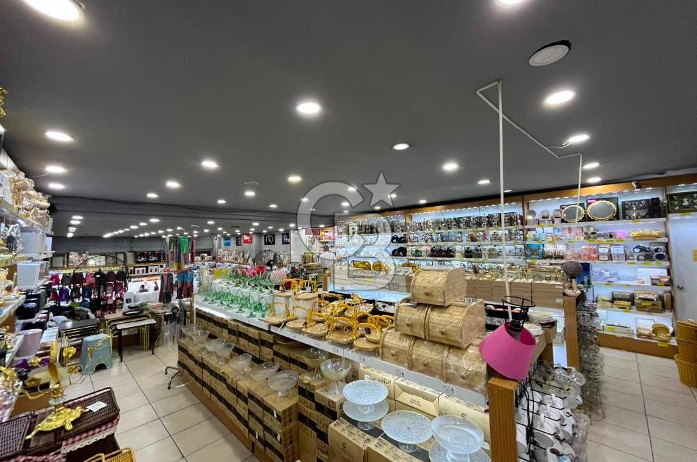 ŞAHİNBEY HÜRRİYET CADDESİNDE KOMPLE SATILIK İŞ MERKEZİ