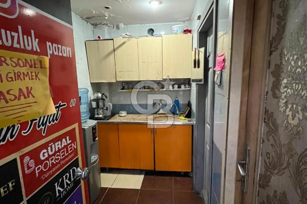ŞAHİNBEY HÜRRİYET CADDESİNDE KOMPLE SATILIK İŞ MERKEZİ
