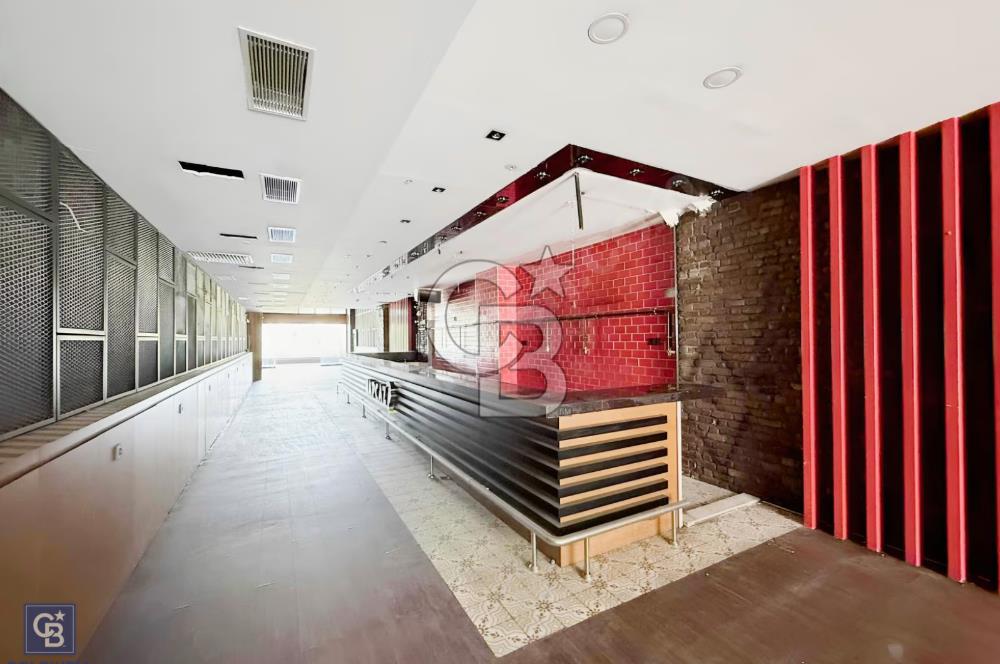 Teras Park Avm'de Cadde Üstü Kiralık Dükkan