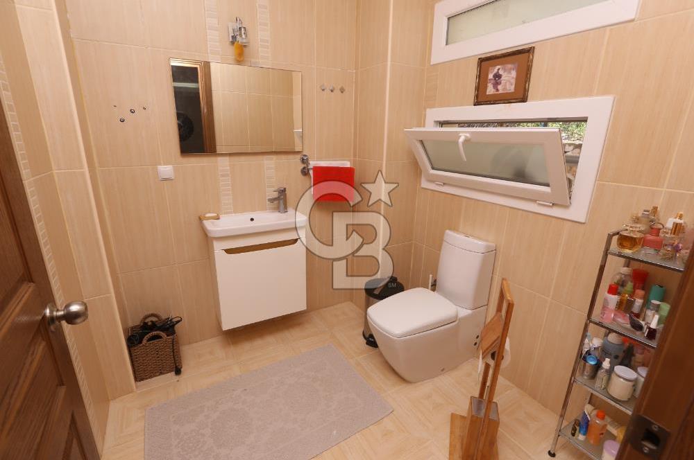 Urla Zeytinalanı Doğa Manzaralı Müstakil Triplek Villa!