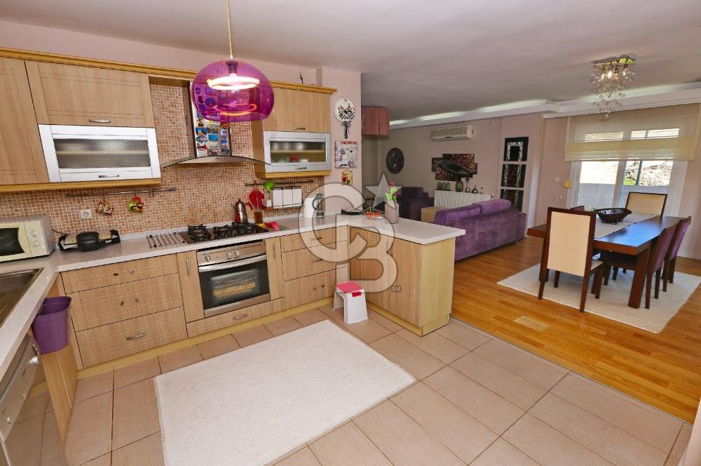 Urla Zeytinalanı Doğa Manzaralı Müstakil Triplek Villa!