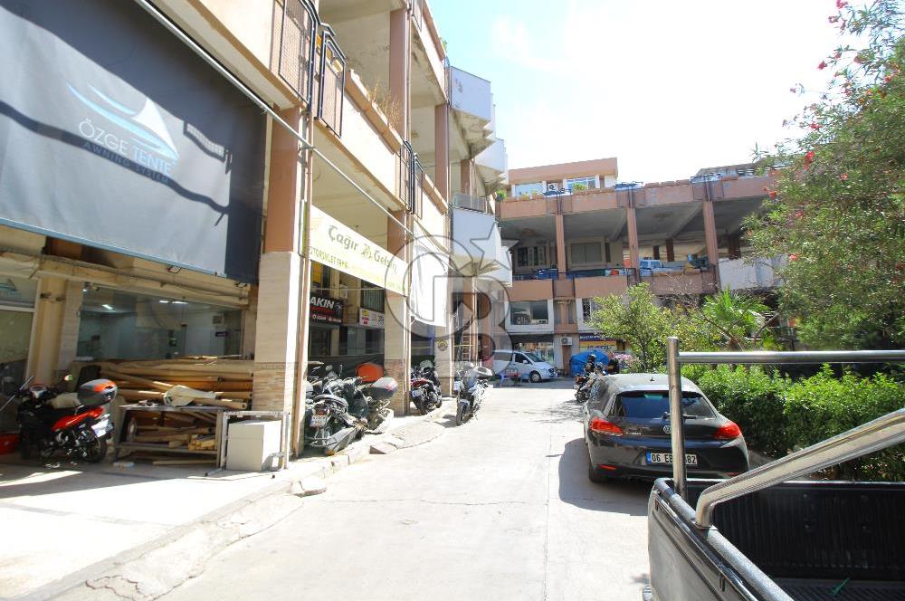 KARABAĞLAR MODEKA İŞ MERKEZİNDE KİRALIK DÜKKAN