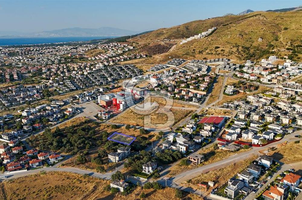 GÜZELBAHÇE'DE 500 m² 15/30 İMARLI SATILIK ARSA