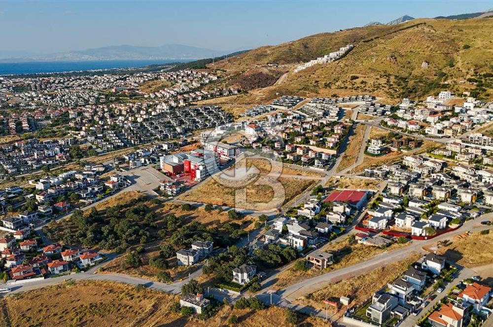 GÜZELBAHÇE'DE 500 m² 15/30 İMARLI SATILIK ARSA