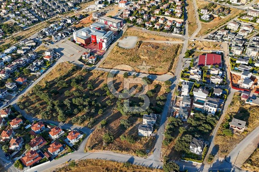GÜZELBAHÇE'DE 500 m² 15/30 İMARLI SATILIK ARSA