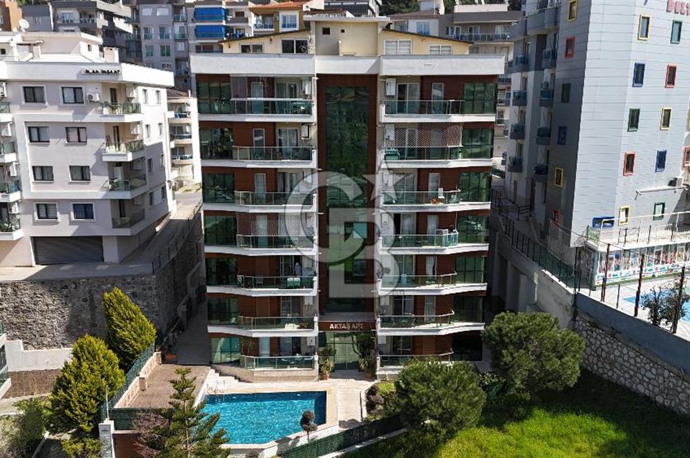 Havuzlu, Otoparklı, Deniz Manzaralı, 230 m2 5+1 Daire