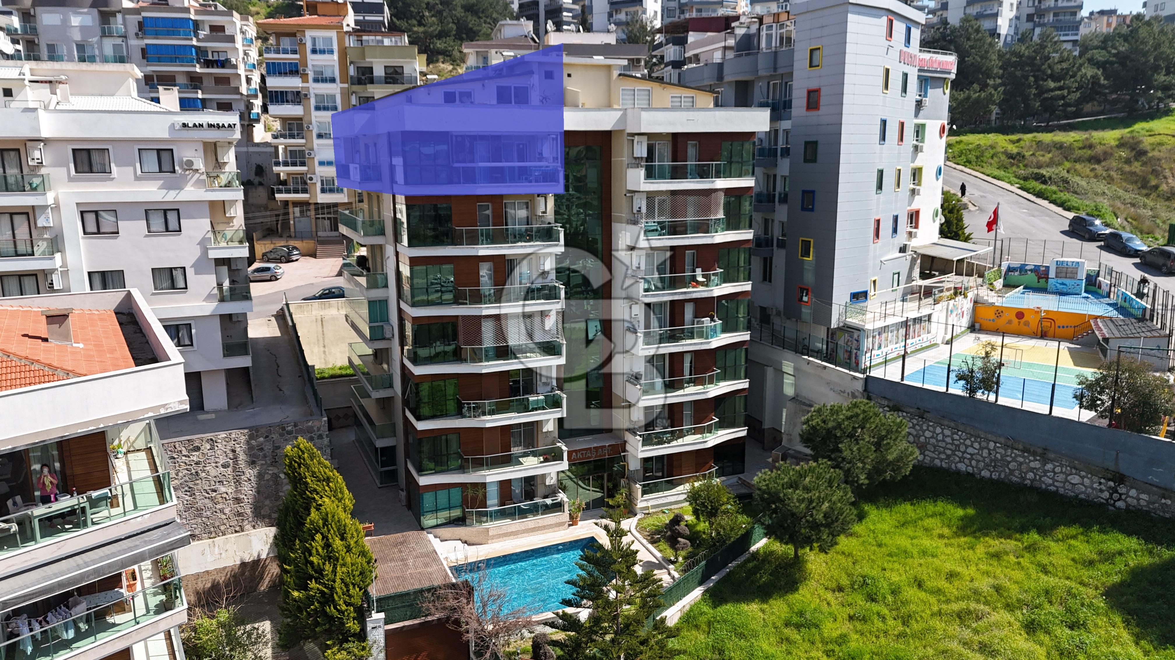 Havuzlu, Otoparklı, Deniz Manzaralı, 230 m2 5+1 Daire