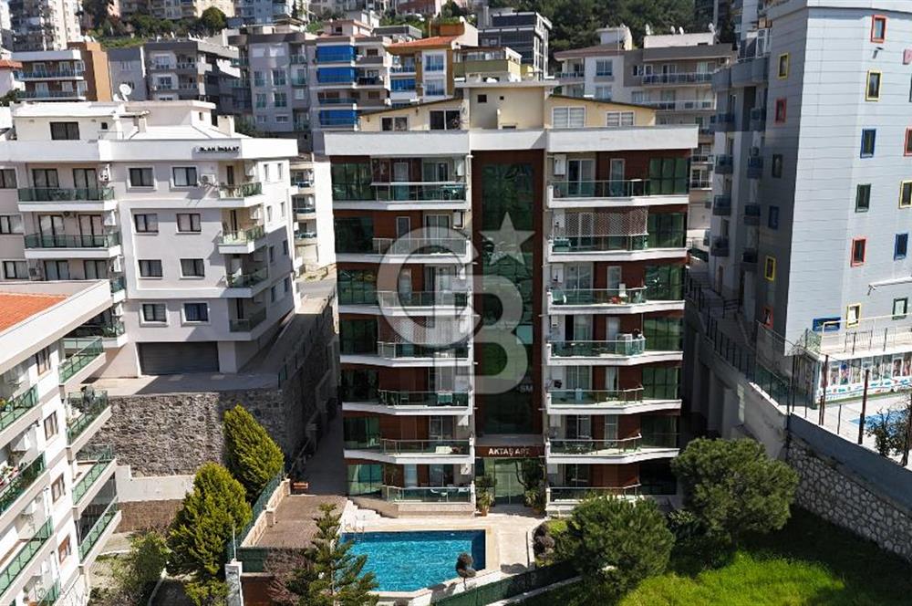 Havuzlu, Otoparklı, Deniz Manzaralı, 230 m2 5+1 Daire