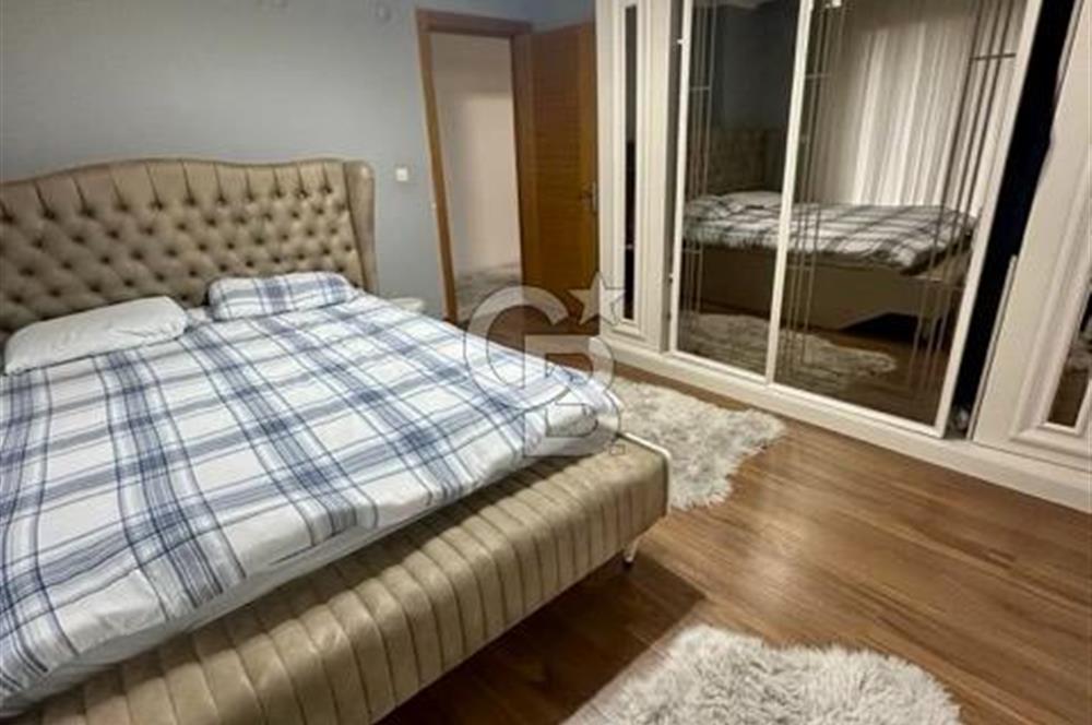Havuzlu, Otoparklı, Deniz Manzaralı, 230 m2 5+1 Daire