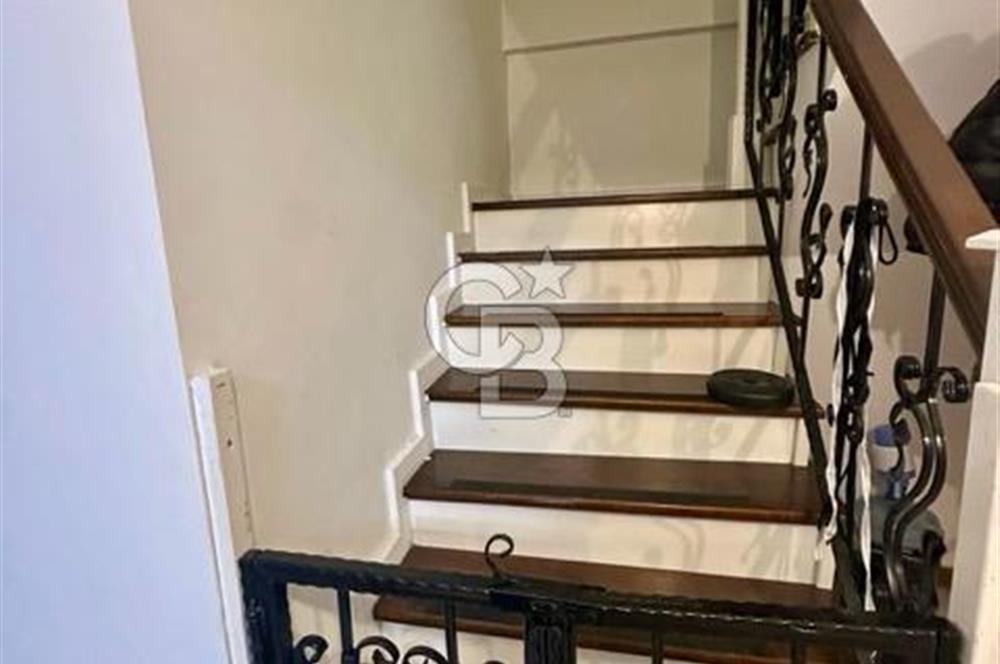 Havuzlu, Otoparklı, Deniz Manzaralı, 230 m2 5+1 Daire