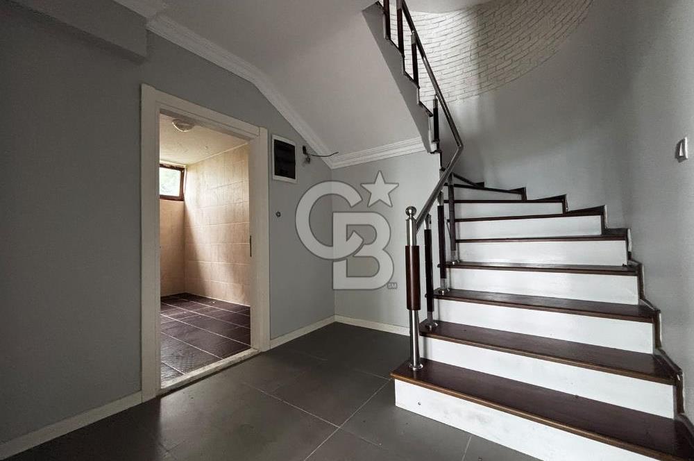 BOZTEPE'DE KESİNTİSİZ ŞEHİR VE DENİZ MANZARALI 5+2 ÖZEL VİLLA