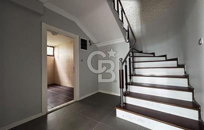 BOZTEPE'DE KESİNTİSİZ ŞEHİR VE DENİZ MANZARALI 5+2 ÖZEL VİLLA