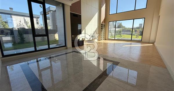 İNCEK'TE 6+1 HAVUZLU VİLLA - 372201