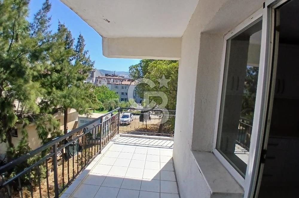 Güzelyalıda Kiralık 2+1 Merkezi Konumlu Aydınlık Daire