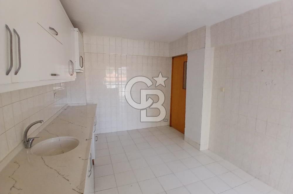 Güzelyalıda Kiralık 2+1 Merkezi Konumlu Aydınlık Daire