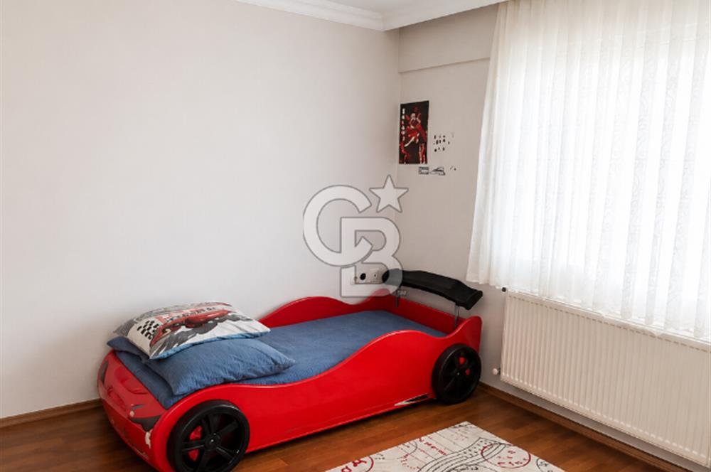 Tire Hürriyet Mahallesinde 3+1 145 m² Kilerli Otoparklı Satılık Daire 