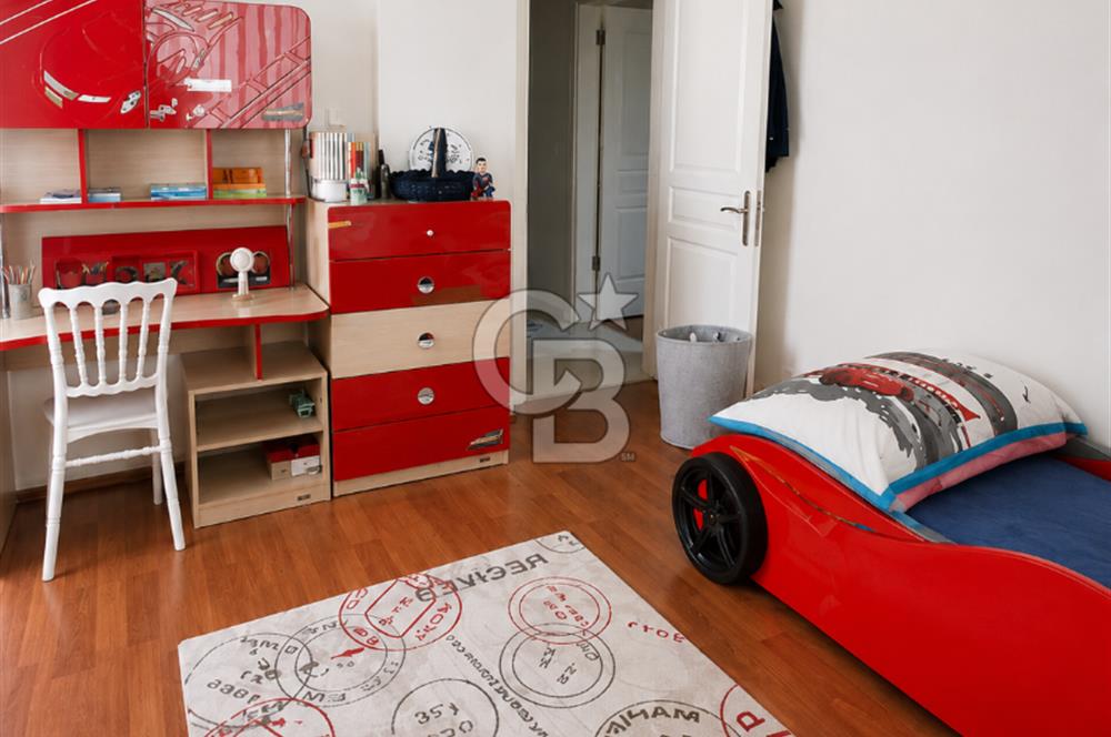 Tire Hürriyet Mahallesinde 3+1 145 m² Kilerli Otoparklı Satılık Daire 