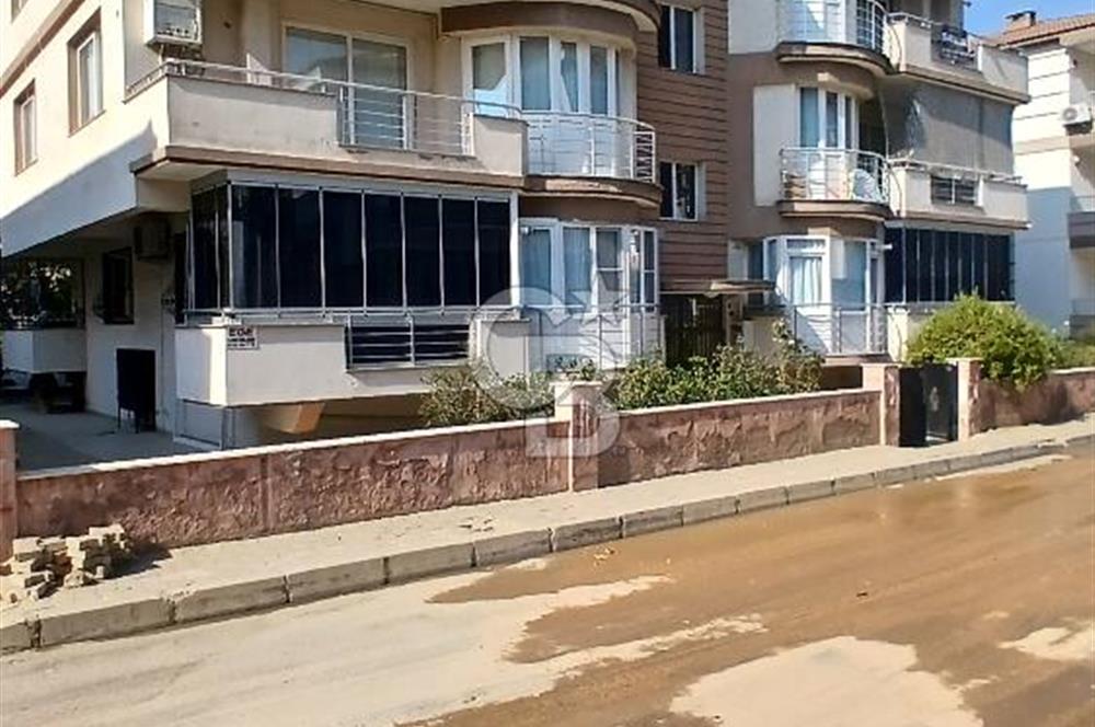 Tire Hürriyet Mahallesinde 3+1 145 m² Kilerli Otoparklı Satılık Daire 