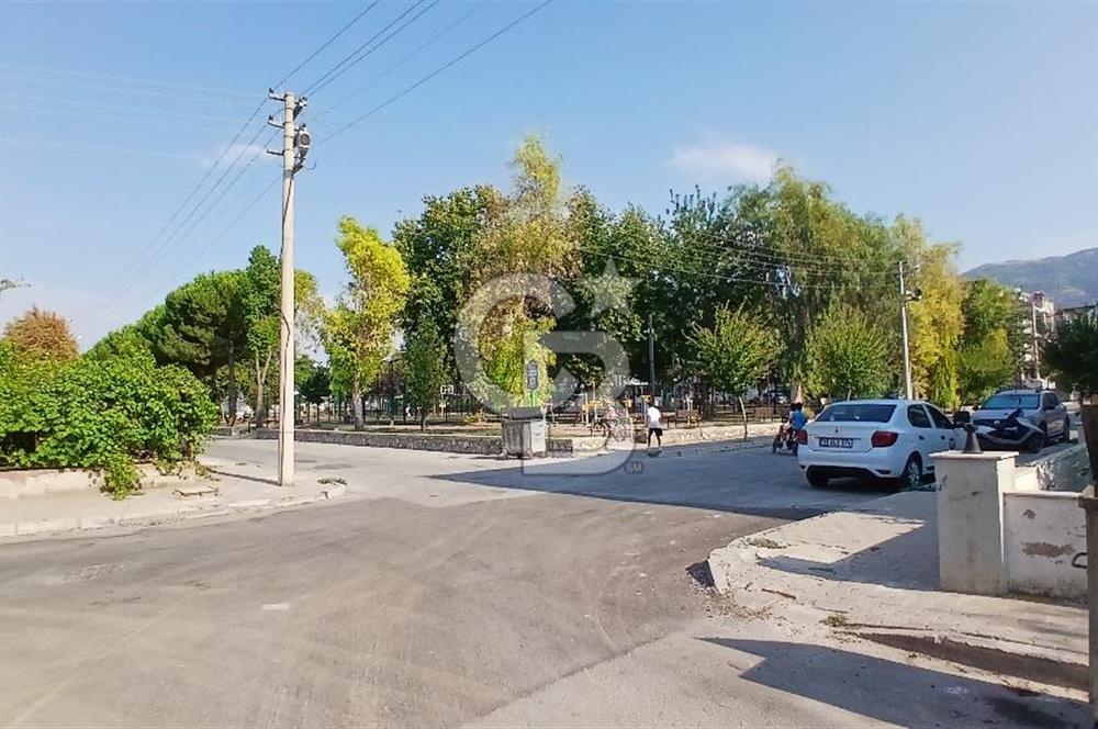 Tire Hürriyet Mahallesinde 3+1 145 m² Kilerli Otoparklı Satılık Daire 