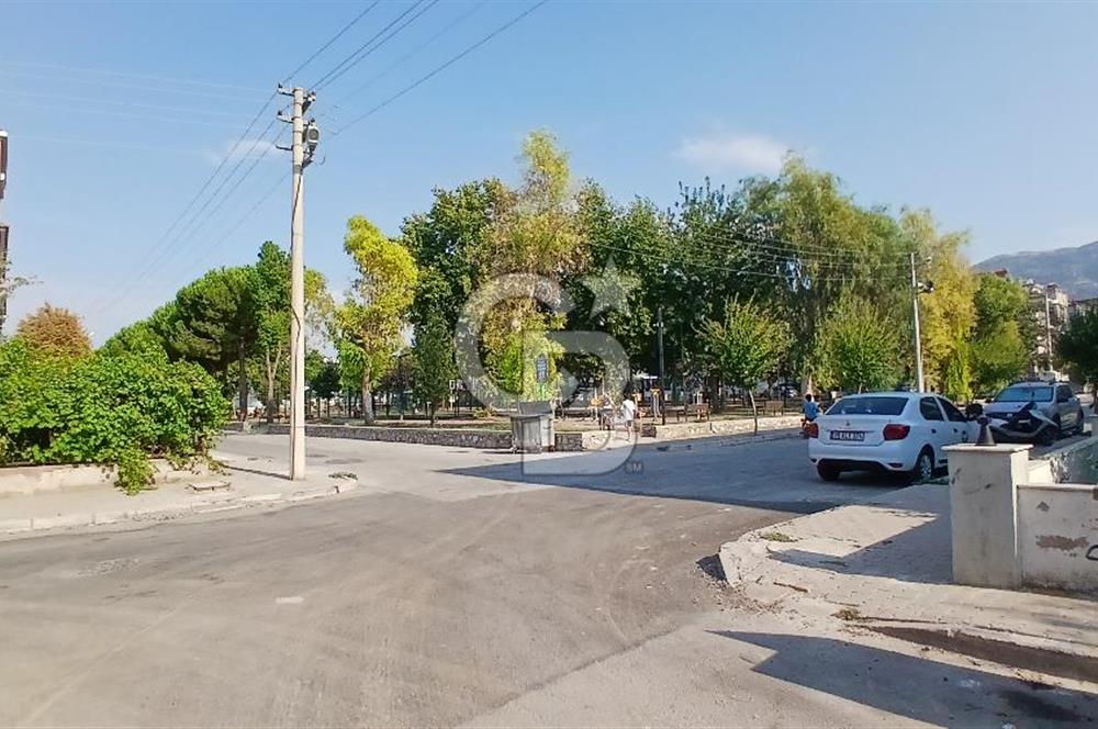 Tire Hürriyet Mahallesinde 3+1 145 m² Kilerli Otoparklı Satılık Daire 