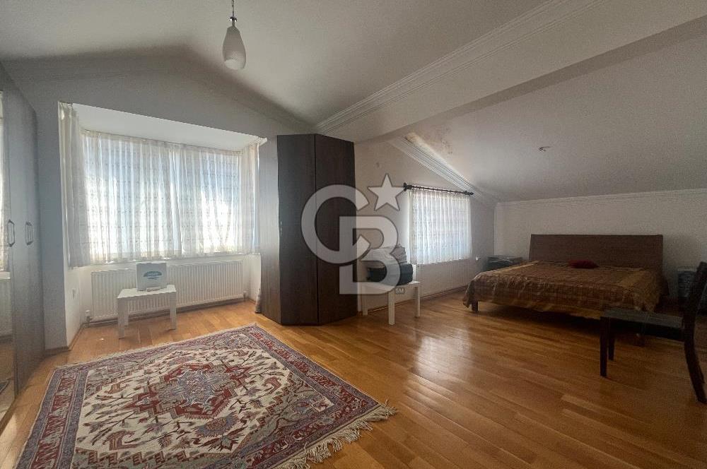 Gölbaşı Ballıkpınarda Bahçekent Sitesinde Geniş Villa 