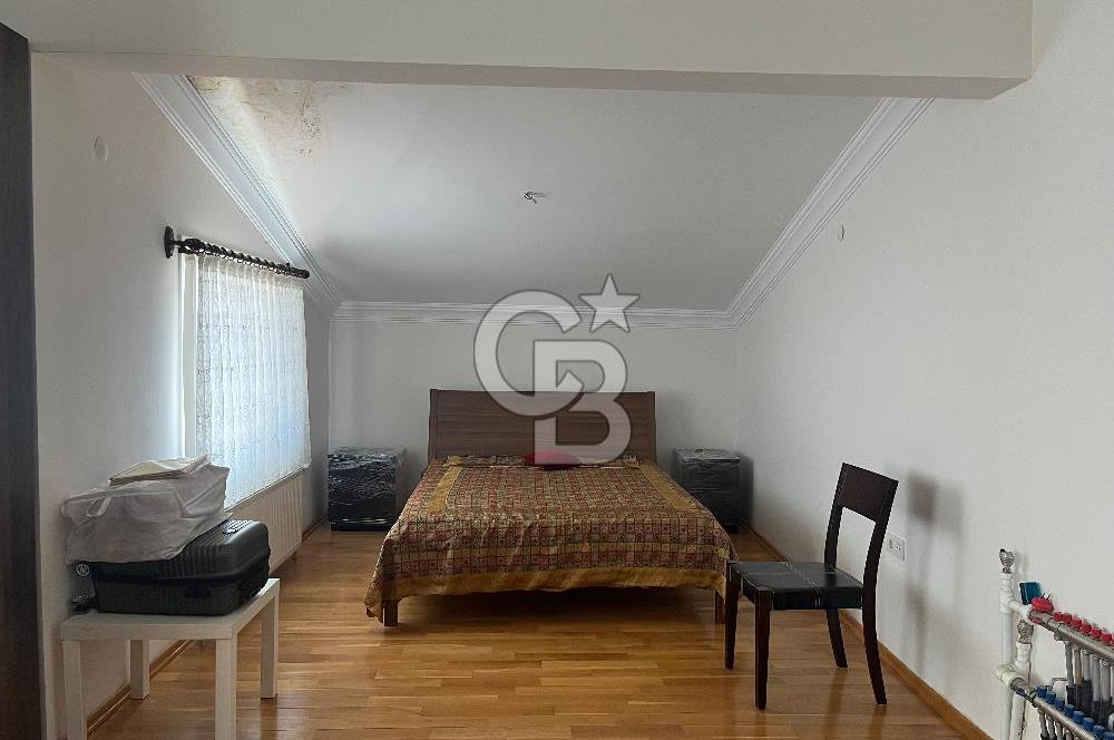 Gölbaşı Ballıkpınarda Bahçekent Sitesinde Geniş Villa 