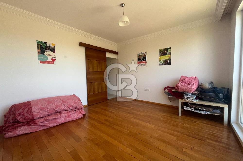 Gölbaşı Ballıkpınarda Bahçekent Sitesinde Geniş Villa 