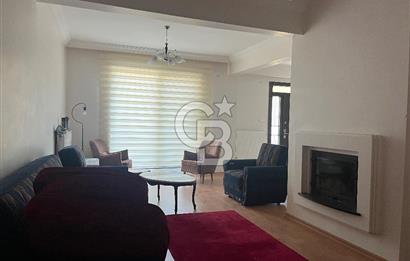 Gölbaşı Ballıkpınarda Bahçekent Sitesinde Geniş Villa 