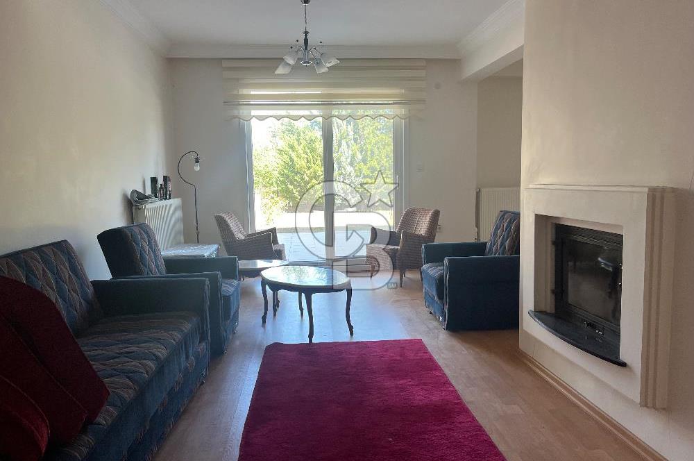 Gölbaşı Ballıkpınarda Bahçekent Sitesinde Geniş Villa 