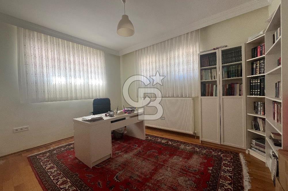 Gölbaşı Ballıkpınarda Bahçekent Sitesinde Geniş Villa 
