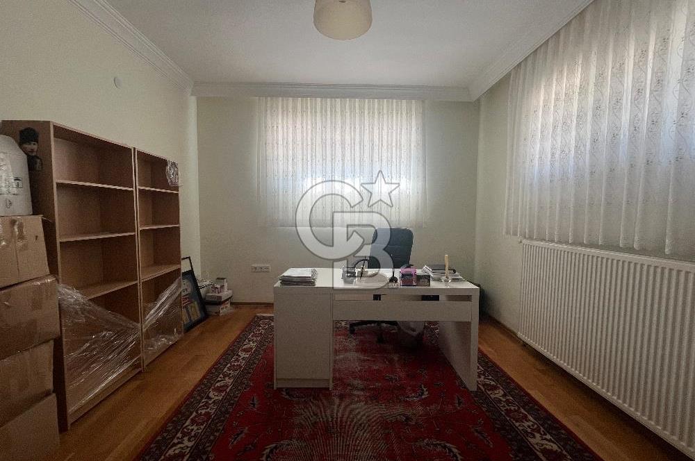 Gölbaşı Ballıkpınarda Bahçekent Sitesinde Geniş Villa 