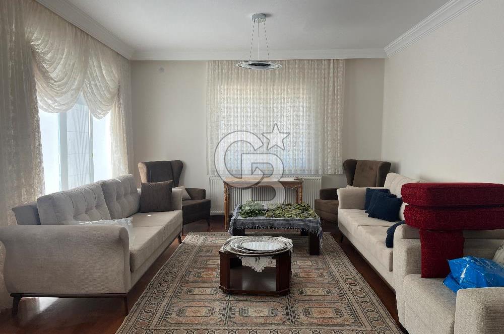Gölbaşı Ballıkpınarda Bahçekent Sitesinde Geniş Villa 