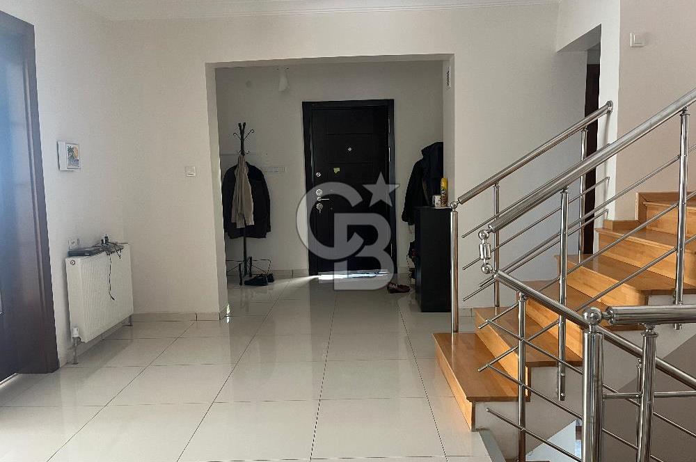 Gölbaşı Ballıkpınarda Bahçekent Sitesinde Geniş Villa 
