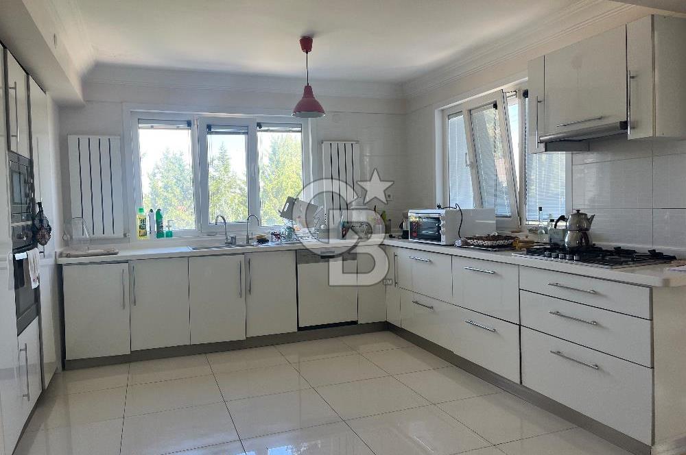 Gölbaşı Ballıkpınarda Bahçekent Sitesinde Geniş Villa 