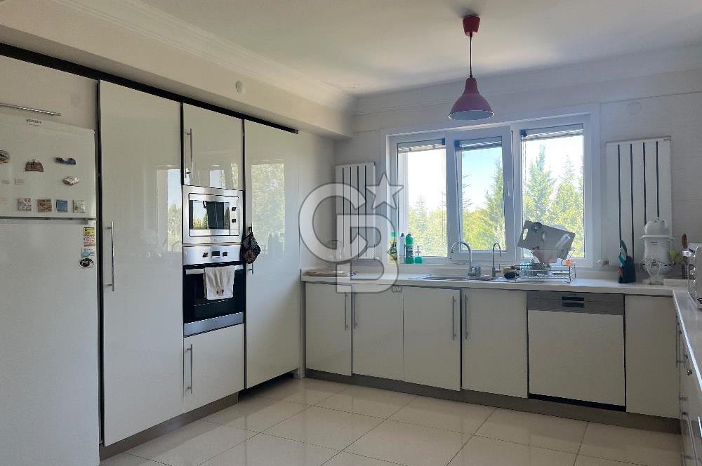 Gölbaşı Ballıkpınarda Bahçekent Sitesinde Geniş Villa 