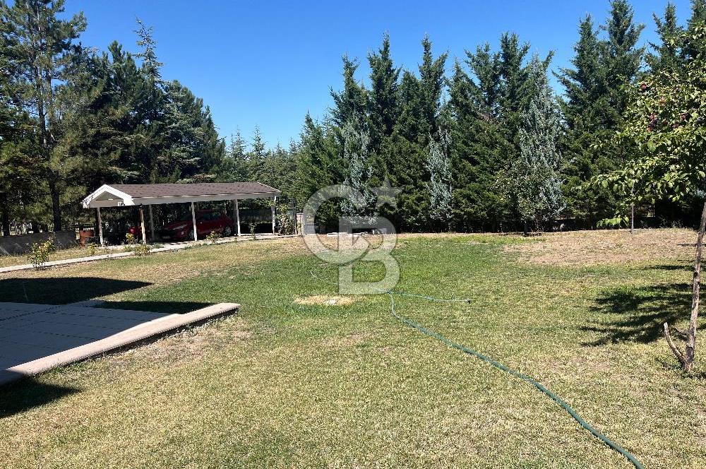 Gölbaşı Ballıkpınarda Bahçekent Sitesinde Geniş Villa 