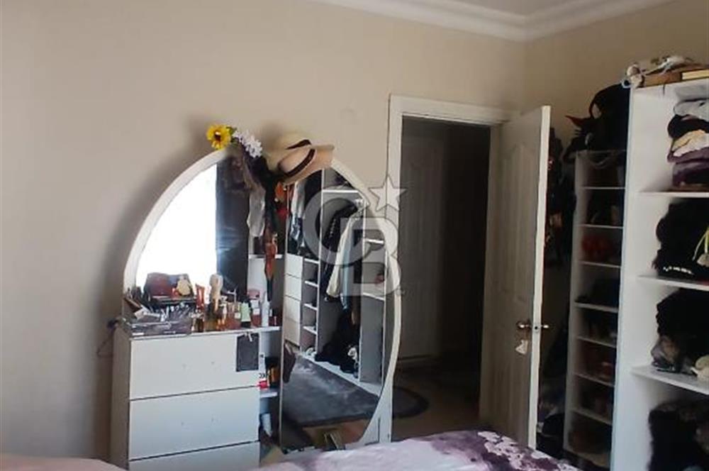 ESENYURT ÜÇEVLERDE METROYA YAKIN 6+2 GENİŞ AİLE DAİRESİ