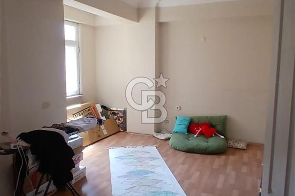 ESENYURT ÜÇEVLERDE METROYA YAKIN 6+2 GENİŞ AİLE DAİRESİ
