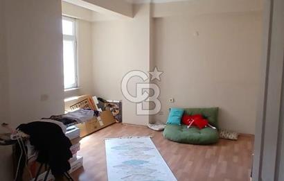 ESENYURT ÜÇEVLERDE METROYA YAKIN 6+2 GENİŞ AİLE DAİRESİ